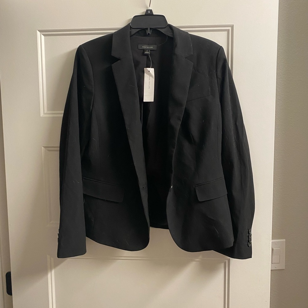 Ann Taylor black women’s blazer, brand new (tag on & cross-stitch string intact)
